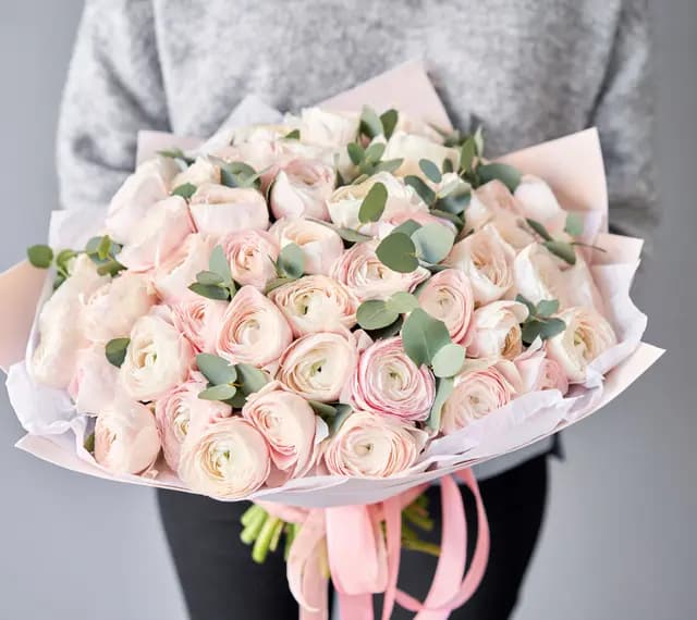 Bellissimi ranuncoli colorati per composizioni floreali romantiche e innamorati.